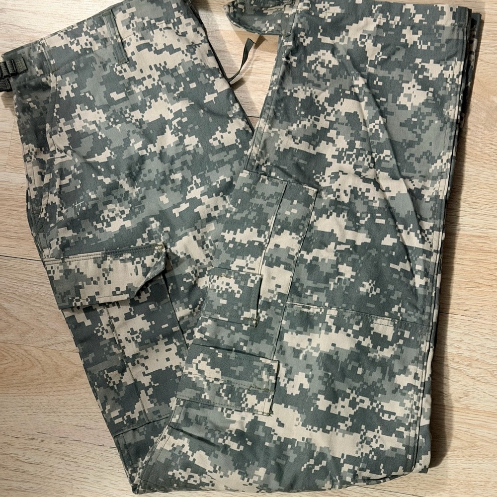 Digital Camo Cargo Pants - Green & Tan